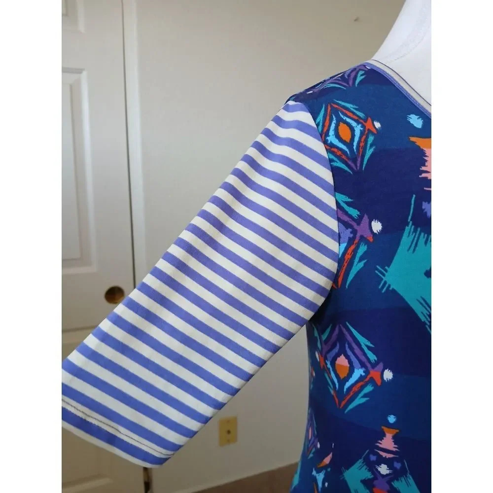 Lularoe Womens T-shirt Size XS Short Sleeve Round Neck Gray And Multicolor - Picture 7 of 15